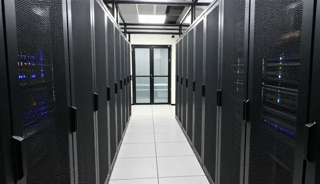 装饰施工在现代建筑结构中的应用场景与技术适配